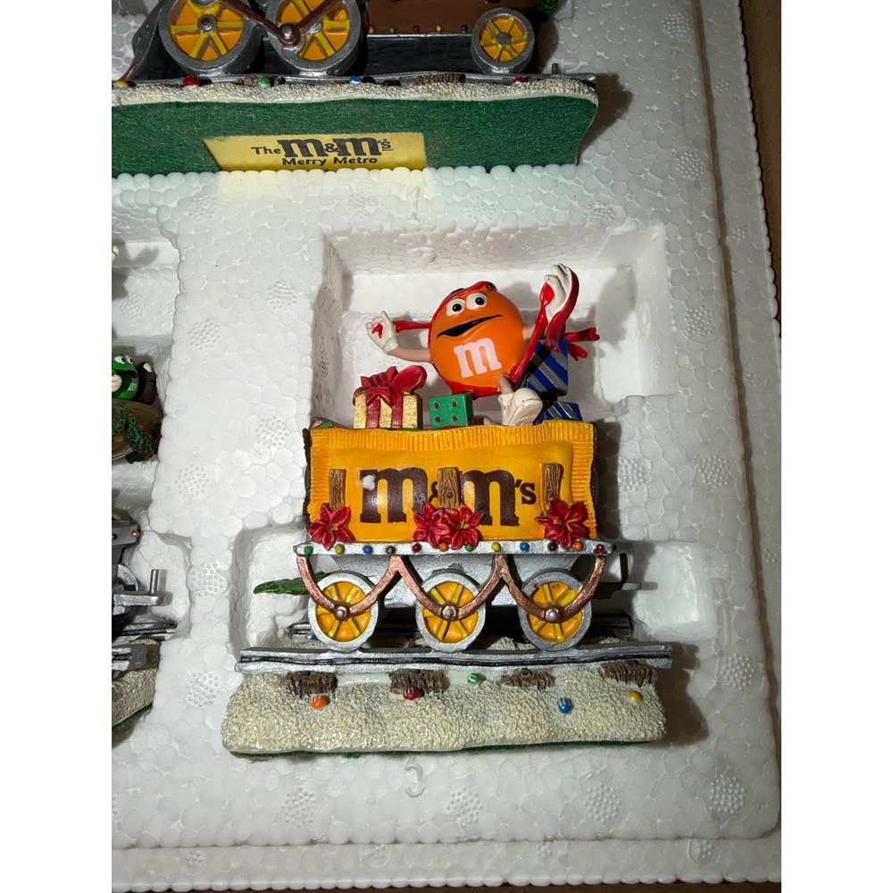 Danbury Mint M&M's Merry Metro Christmas Train 5 Piece Set Holiday Collectible - Picture 11 of 16